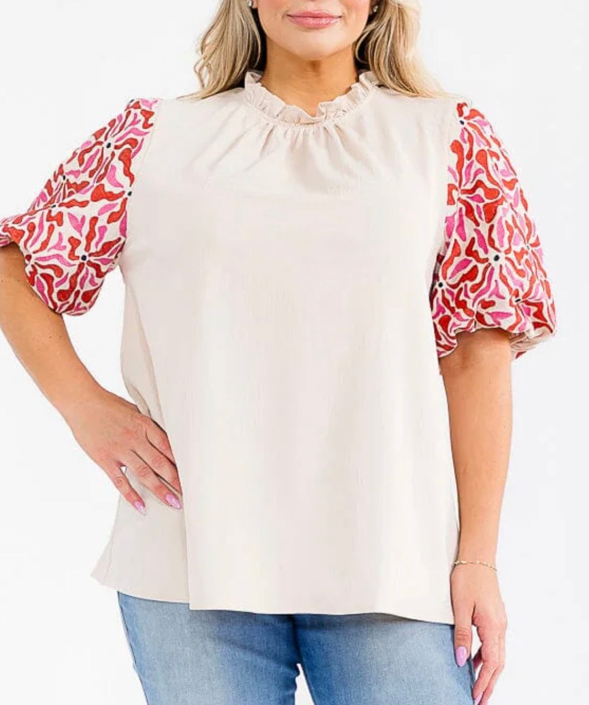 Entro EMBROIDERED PUFF SLEEVE TOP