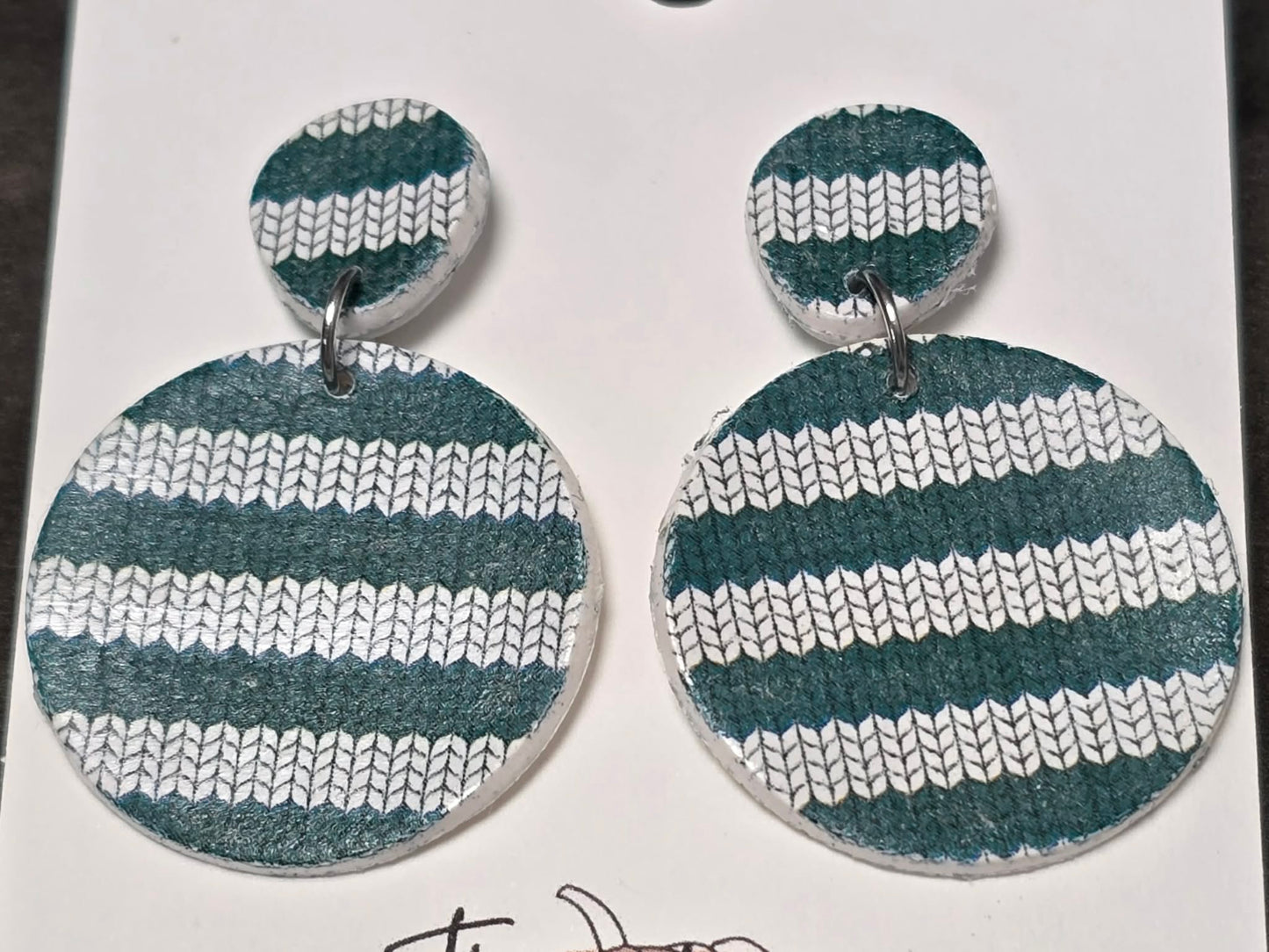 Green,white sweater print
