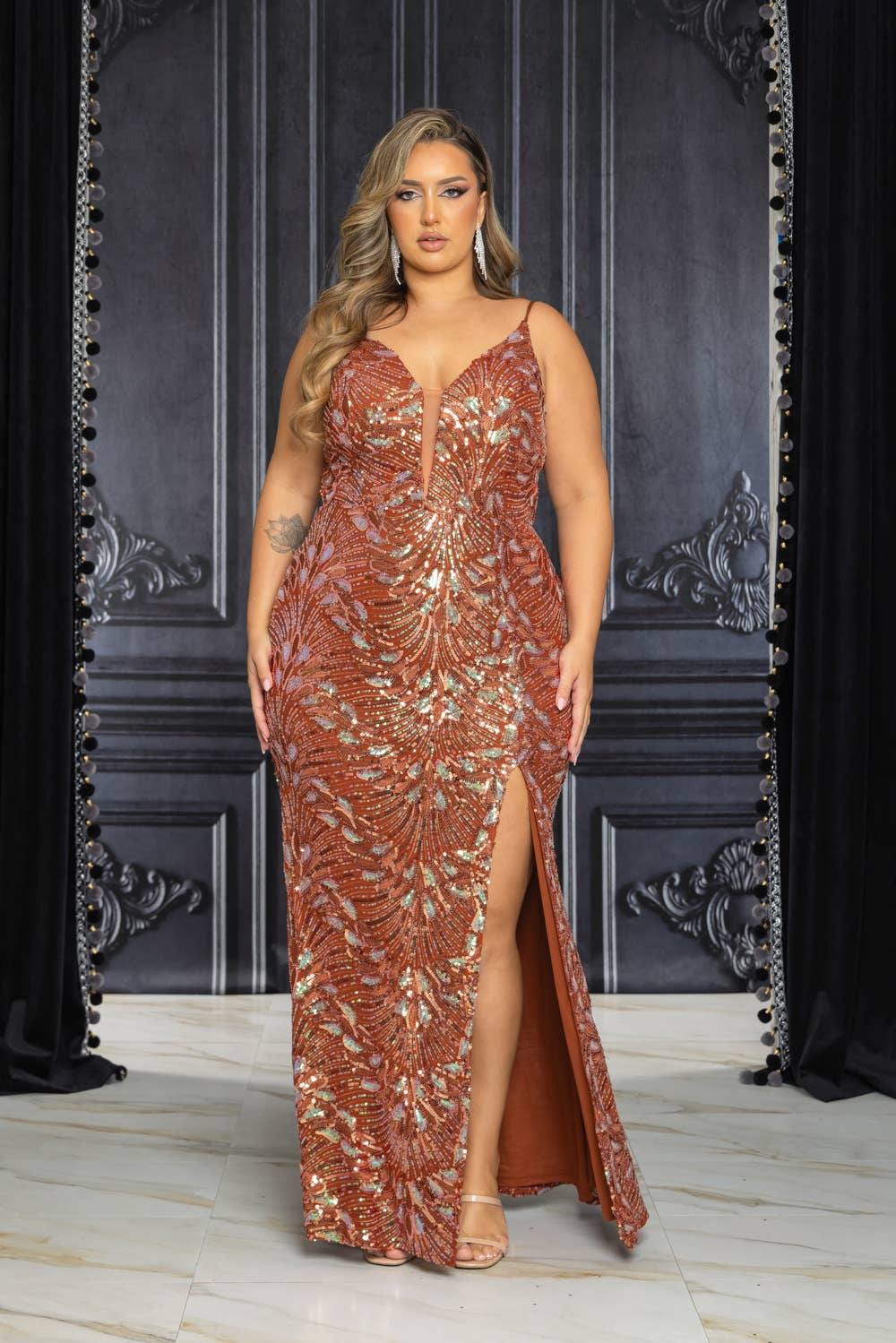 Ricarica PLUS SIZE MULTI COLOR SEQION MAXI DRESS