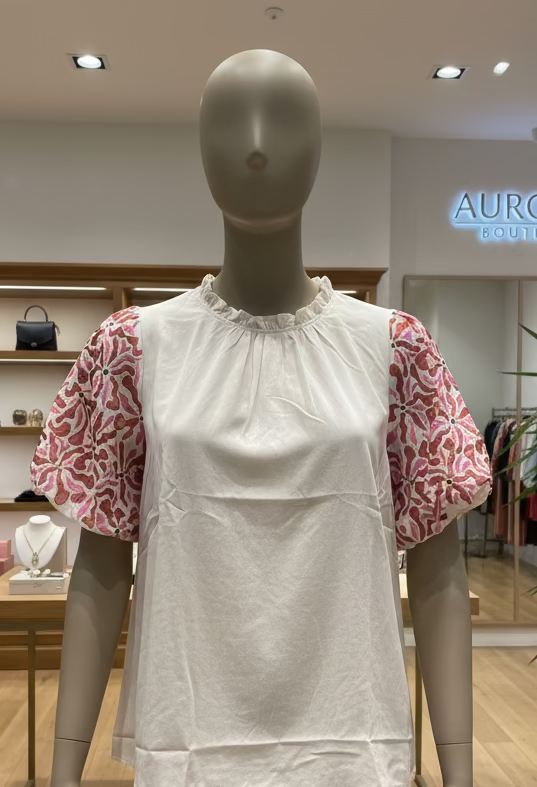 Entro EMBROIDERED PUFF SLEEVE TOP