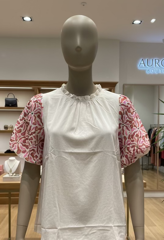 Entro EMBROIDERED PUFF SLEEVE TOP