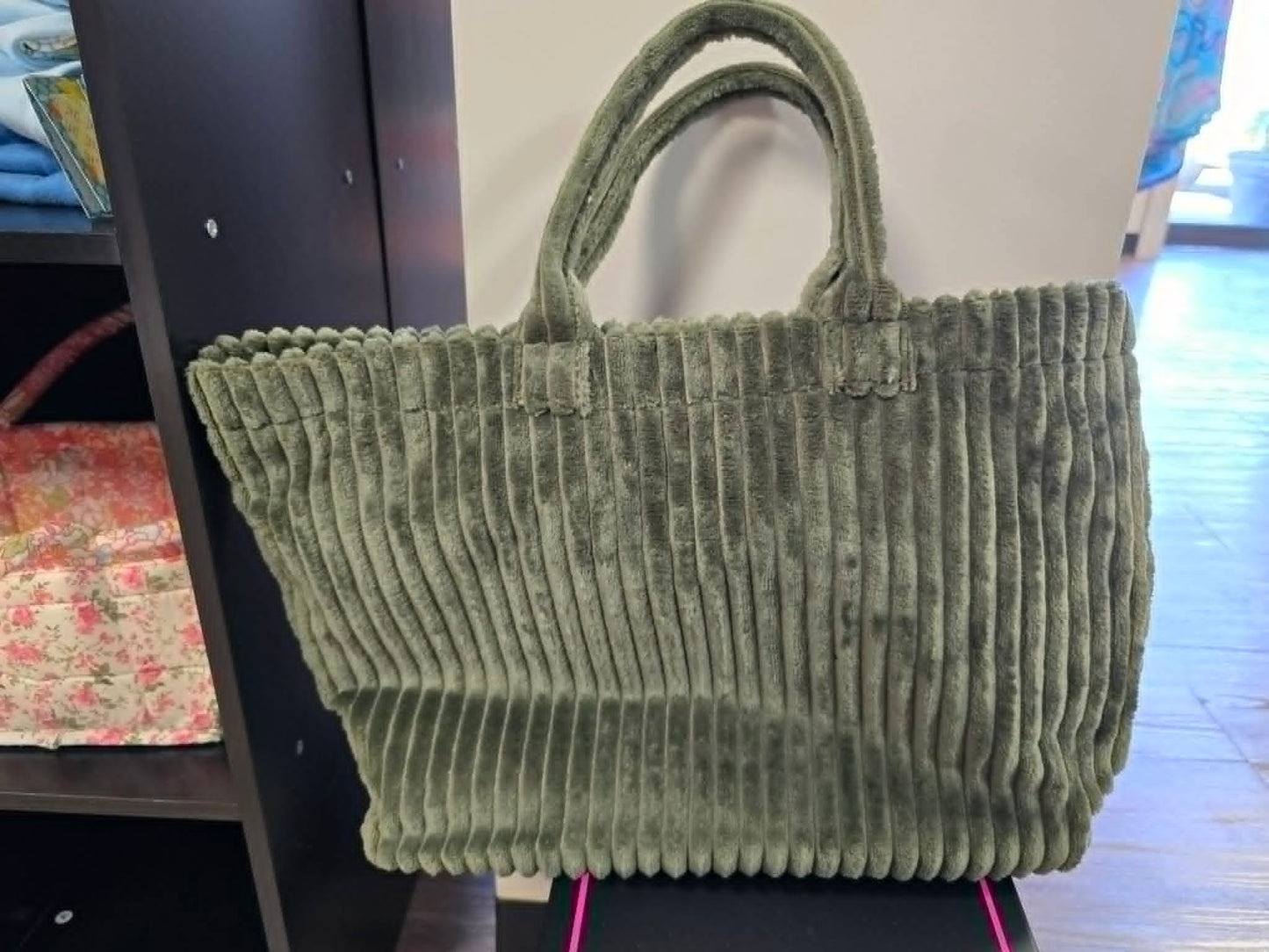 Green tote bag w/ strap