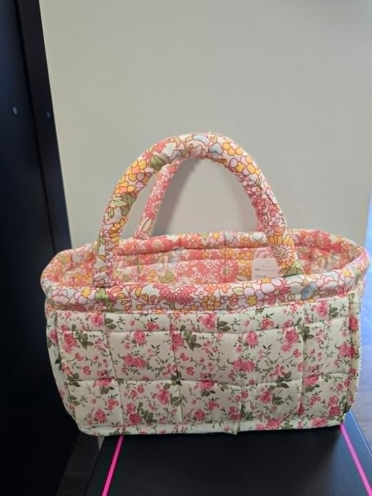 Quilted tote basket