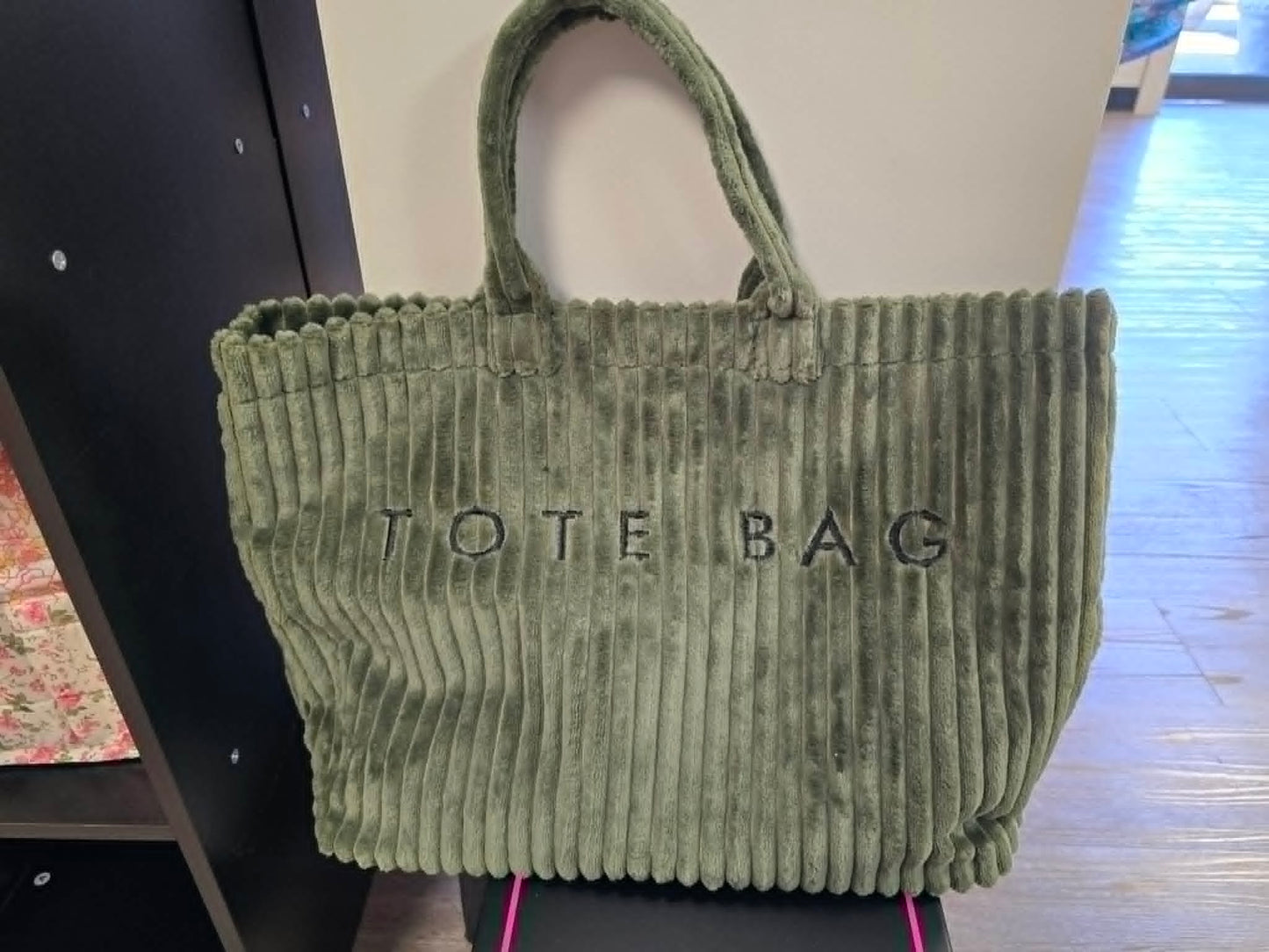 Green tote bag w/ strap